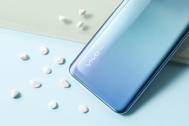 c:\users\wofew\pictures\新闻稿配图\vivo y70s 冷萃银\新建文件夹\7