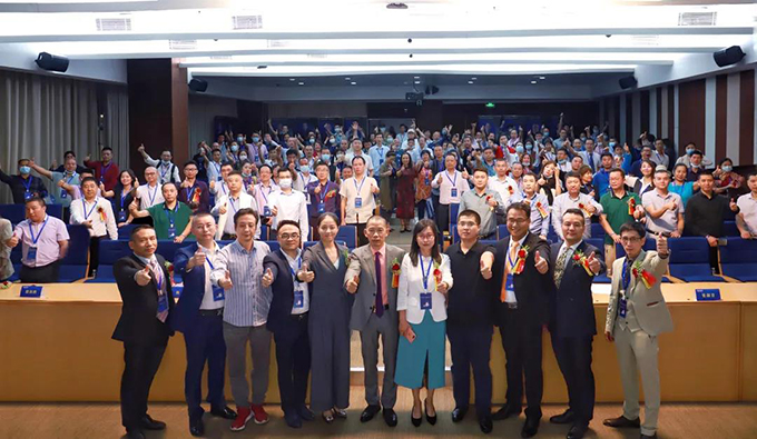 杨格|腾讯QQfamily智能门锁全国服务中心启动大会 暨战略合作商大会圆满举行