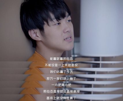 图片包含 室内, 人, 前, 女人
描述已自动生成